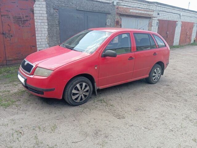 Червоний Шкода Фабія, об'ємом двигуна 1.4 л та пробігом 300 тис. км за 2800 $, фото 1 на Automoto.ua