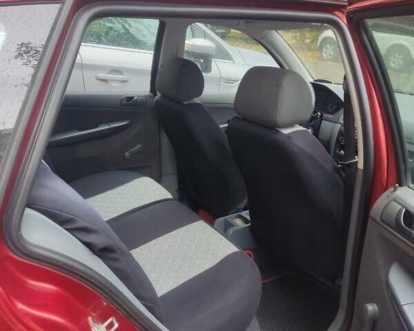 Червоний Шкода Фабія, об'ємом двигуна 1.2 л та пробігом 113 тис. км за 2950 $, фото 1 на Automoto.ua