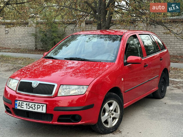 Червоний Шкода Фабія, об'ємом двигуна 1.2 л та пробігом 260 тис. км за 3400 $, фото 1 на Automoto.ua