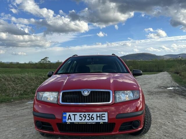 Красный Шкода Фабия, объемом двигателя 1.4 л и пробегом 2 тыс. км за 3950 $, фото 1 на Automoto.ua