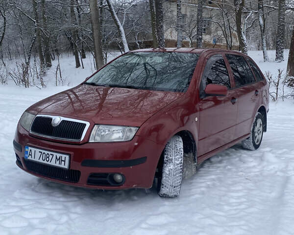 Червоний Шкода Фабія, об'ємом двигуна 1.4 л та пробігом 240 тис. км за 3900 $, фото 1 на Automoto.ua