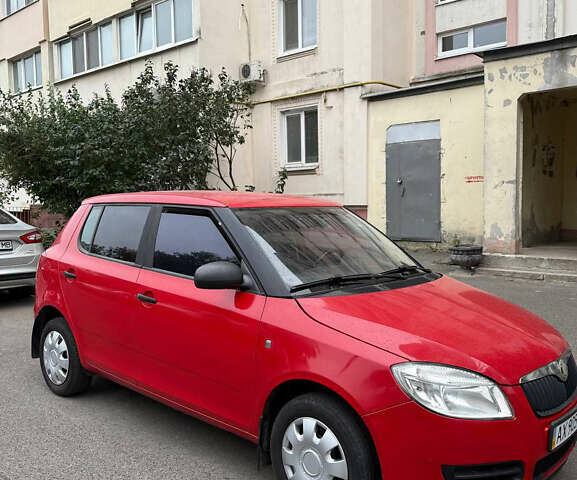 Червоний Шкода Фабія, об'ємом двигуна 1.4 л та пробігом 350 тис. км за 4900 $, фото 1 на Automoto.ua