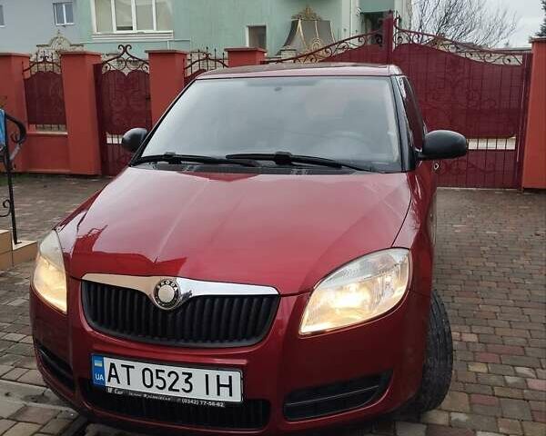 Красный Шкода Фабия, объемом двигателя 1.4 л и пробегом 162 тыс. км за 4850 $, фото 1 на Automoto.ua