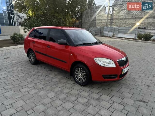 Красный Шкода Фабия, объемом двигателя 1.39 л и пробегом 146 тыс. км за 6200 $, фото 1 на Automoto.ua