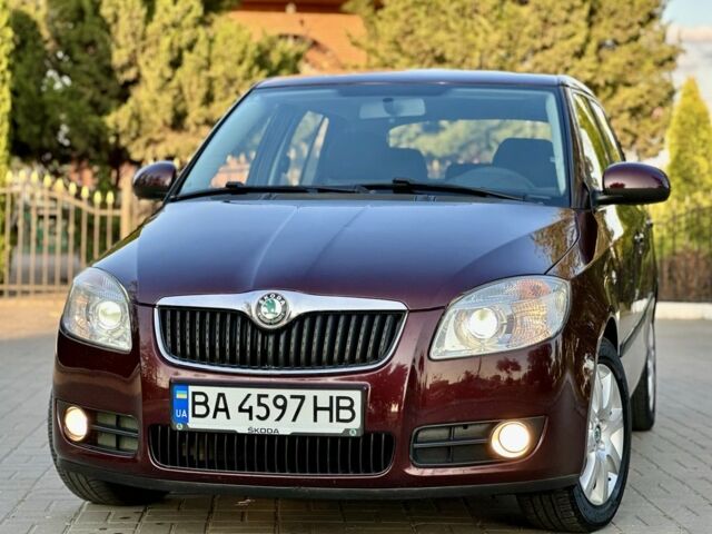 Красный Шкода Фабия, объемом двигателя 1.2 л и пробегом 197 тыс. км за 4950 $, фото 1 на Automoto.ua