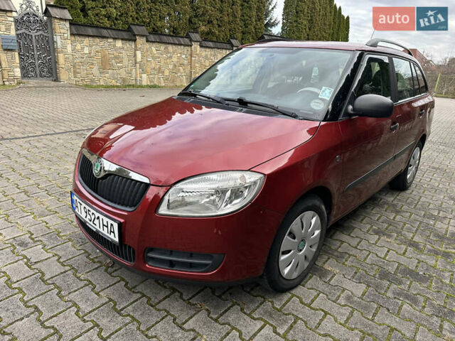 Красный Шкода Фабия, объемом двигателя 1.39 л и пробегом 182 тыс. км за 5500 $, фото 1 на Automoto.ua