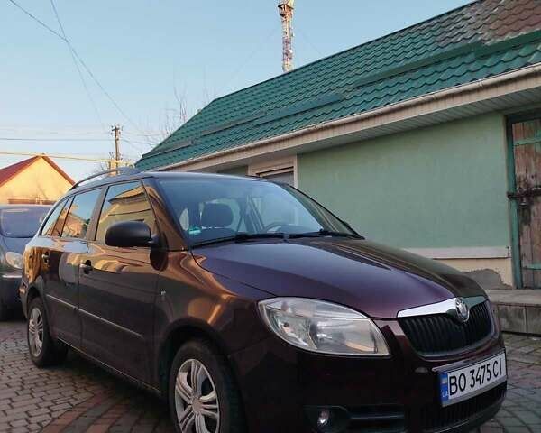 Червоний Шкода Фабія, об'ємом двигуна 1.4 л та пробігом 159 тис. км за 4950 $, фото 1 на Automoto.ua