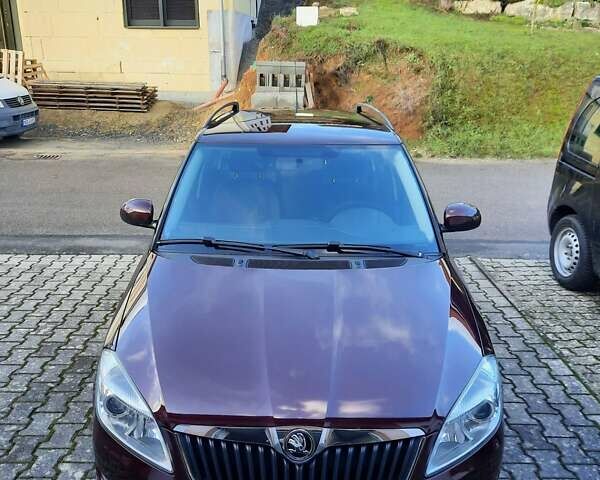 Шкода Фабия 2011 в Житомире на Automoto.ua Красный Шкода Фабия, объемом двигателя 1.2 л и пробегом 176 тыс. км за 6000 $, фото 1 на Automoto.ua