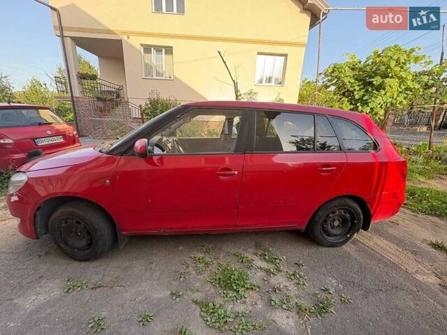 Красный Шкода Фабия, объемом двигателя 1.39 л и пробегом 410 тыс. км за 3050 $, фото 1 на Automoto.ua