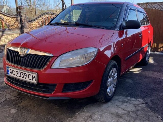 Червоний Шкода Фабія, об'ємом двигуна 1.6 л та пробігом 333 тис. км за 4500 $, фото 1 на Automoto.ua