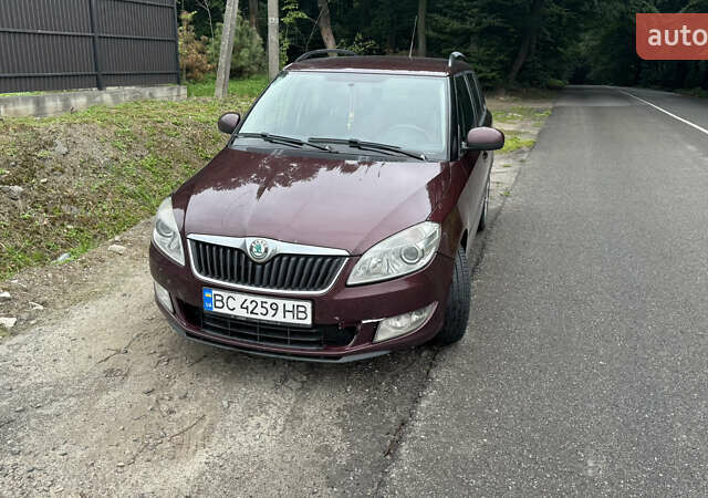 Шкода Фабія 2011 у Львові на Automoto.ua Червоний Шкода Фабія, об'ємом двигуна 1.2 л та пробігом 380 тис. км за 4700 $, фото 1 на Automoto.ua