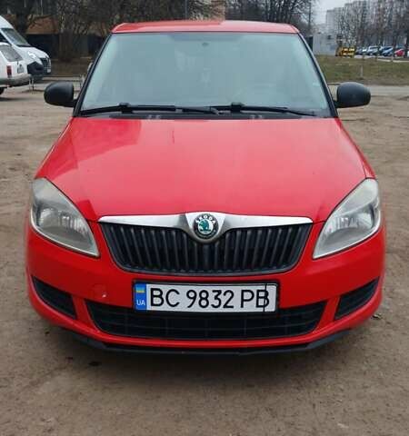 Червоний Шкода Фабія, об'ємом двигуна 1.6 л та пробігом 200 тис. км за 5100 $, фото 1 на Automoto.ua