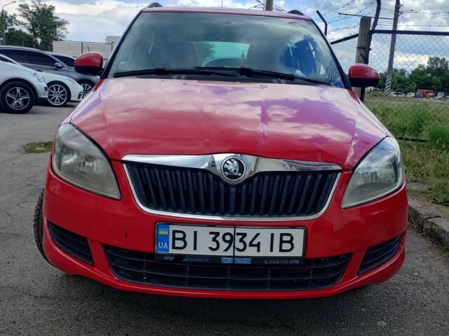Червоний Шкода Фабія, об'ємом двигуна 1.2 л та пробігом 350 тис. км за 4500 $, фото 1 на Automoto.ua