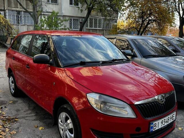 Червоний Шкода Фабія, об'ємом двигуна 1.2 л та пробігом 300 тис. км за 4200 $, фото 1 на Automoto.ua