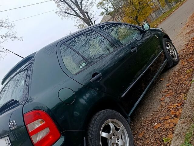 Шкода Фабия, объемом двигателя 1.4 л и пробегом 175 тыс. км за 3100 $, фото 1 на Automoto.ua