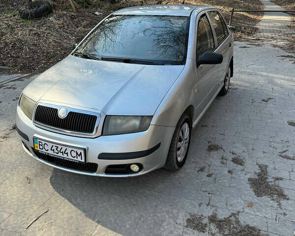 Шкода Фабия, объемом двигателя 1.2 л и пробегом 296 тыс. км за 3000 $, фото 1 на Automoto.ua
