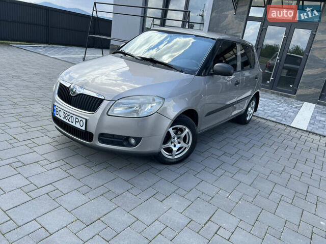 Шкода Фабия, объемом двигателя 1.2 л и пробегом 214 тыс. км за 4200 $, фото 1 на Automoto.ua