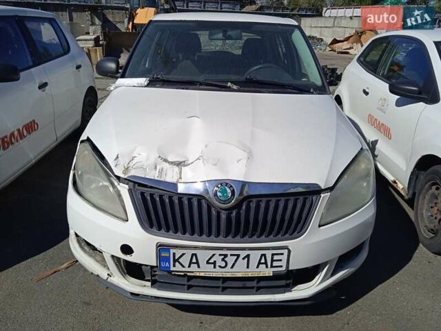 Шкода Фабия, объемом двигателя 1.4 л и пробегом 382 тыс. км за 2050 $, фото 1 на Automoto.ua
