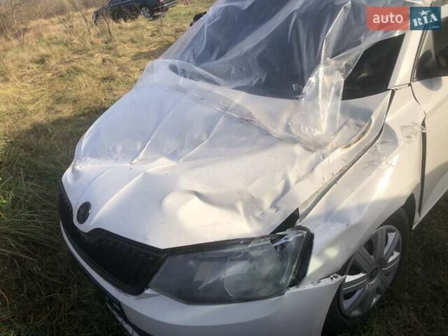 Шкода Фабия, объемом двигателя 1 л и пробегом 235 тыс. км за 2700 $, фото 1 на Automoto.ua