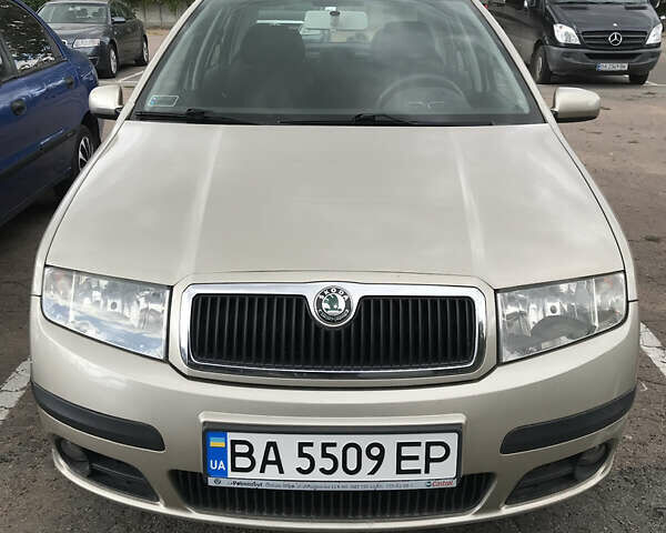Шкода Фабия, объемом двигателя 1.39 л и пробегом 139 тыс. км за 4999 $, фото 1 на Automoto.ua