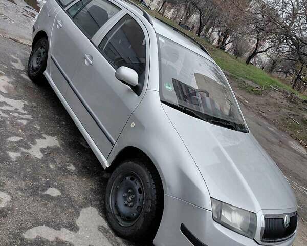 Шкода Фабия, объемом двигателя 1.39 л и пробегом 264 тыс. км за 4200 $, фото 1 на Automoto.ua