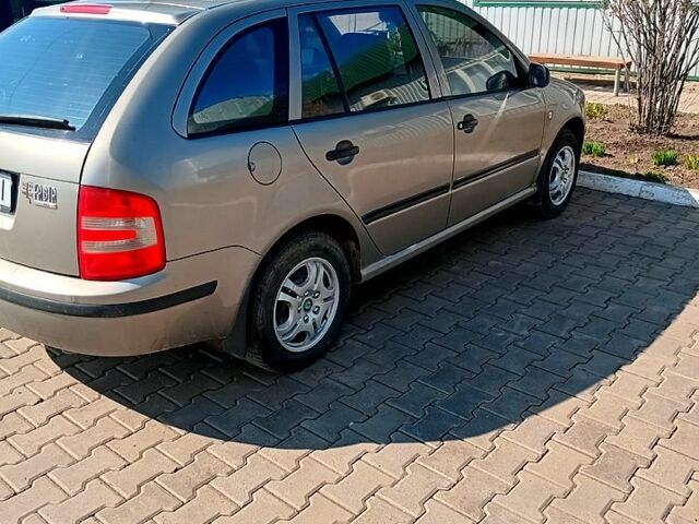 Шкода Фабия, объемом двигателя 1.2 л и пробегом 385 тыс. км за 3500 $, фото 1 на Automoto.ua