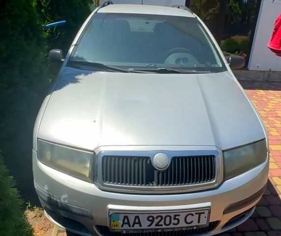 Шкода Фабия, объемом двигателя 1.2 л и пробегом 207 тыс. км за 3000 $, фото 1 на Automoto.ua