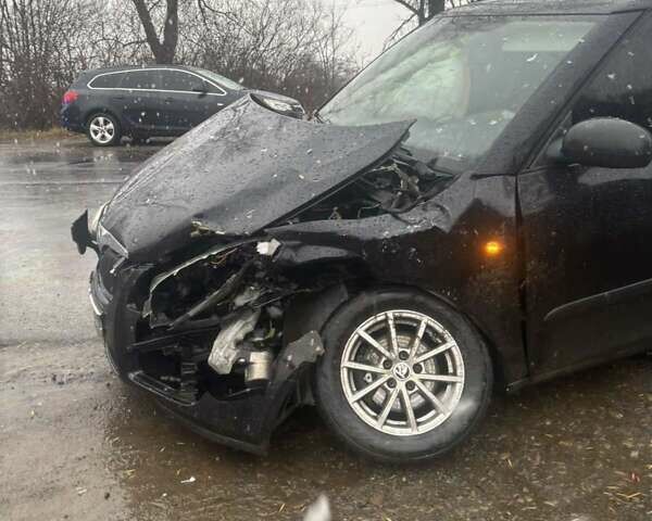 Шкода Фабия, объемом двигателя 1.42 л и пробегом 228 тыс. км за 2300 $, фото 1 на Automoto.ua