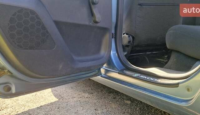 Шкода Фабия, объемом двигателя 1.2 л и пробегом 220 тыс. км за 5400 $, фото 1 на Automoto.ua