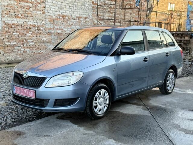Шкода Фабия, объемом двигателя 1.2 л и пробегом 199 тыс. км за 5000 $, фото 1 на Automoto.ua