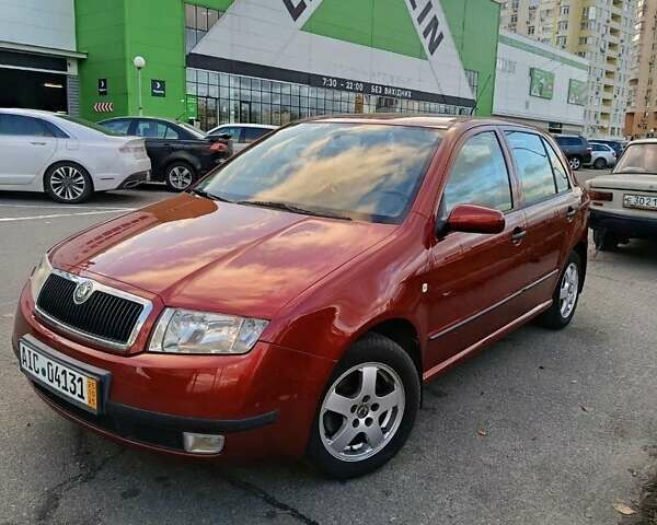 Желтый Шкода Фабия, объемом двигателя 1.4 л и пробегом 182 тыс. км за 4200 $, фото 1 на Automoto.ua