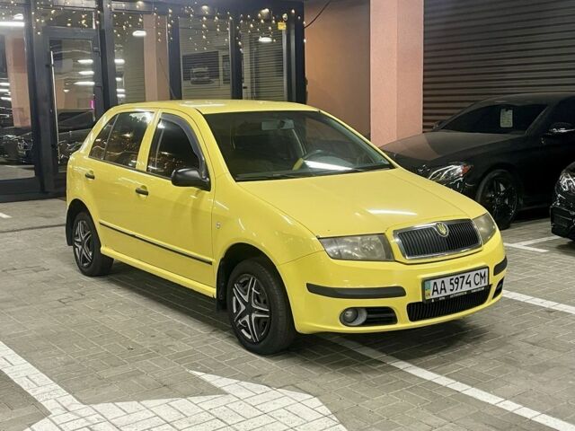Жовтий Шкода Фабія, об'ємом двигуна 1.2 л та пробігом 308 тис. км за 2950 $, фото 1 на Automoto.ua