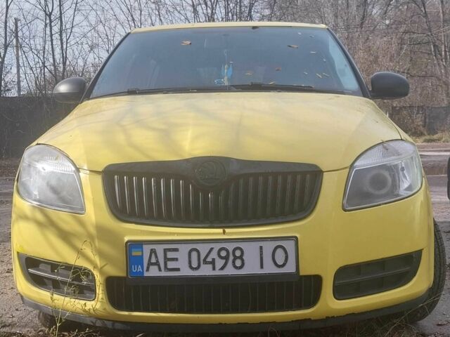Жовтий Шкода Фабія, об'ємом двигуна 1.2 л та пробігом 203 тис. км за 4900 $, фото 1 на Automoto.ua