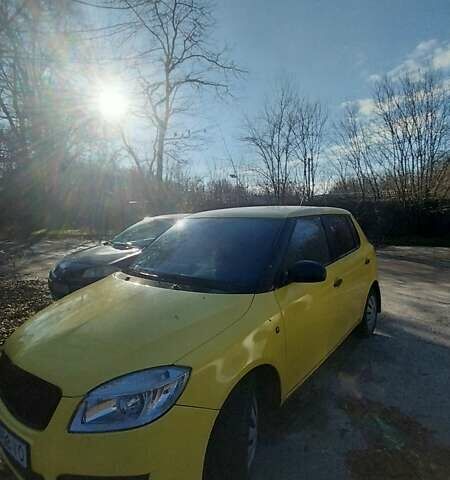 Жовтий Шкода Фабія, об'ємом двигуна 1.2 л та пробігом 203 тис. км за 4500 $, фото 1 на Automoto.ua