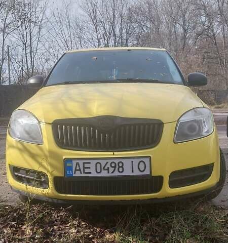 Жовтий Шкода Фабія, об'ємом двигуна 1.2 л та пробігом 203 тис. км за 4900 $, фото 1 на Automoto.ua