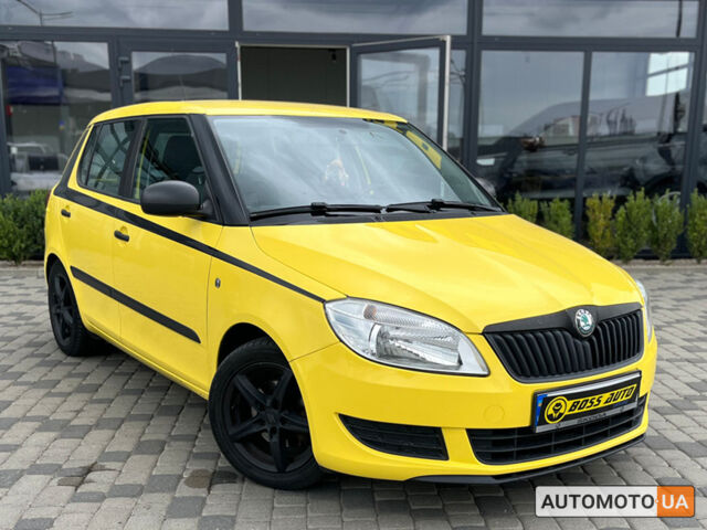 Желтый Шкода Фабия, объемом двигателя 1.2 л и пробегом 173 тыс. км за 5990 $, фото 1 на Automoto.ua