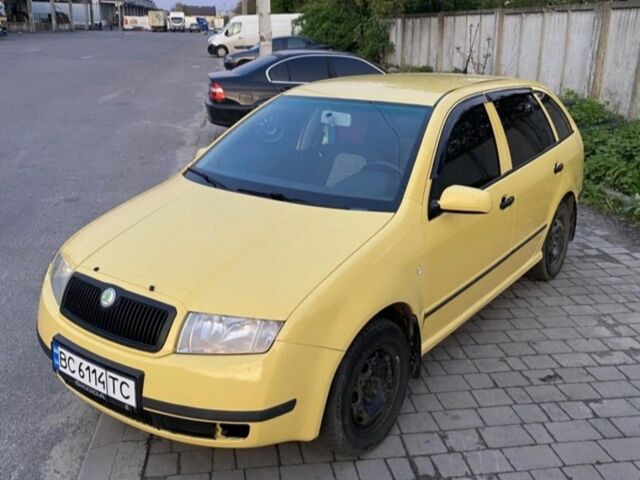 Желтый Шкода Фабия, объемом двигателя 1.2 л и пробегом 250 тыс. км за 3000 $, фото 1 на Automoto.ua