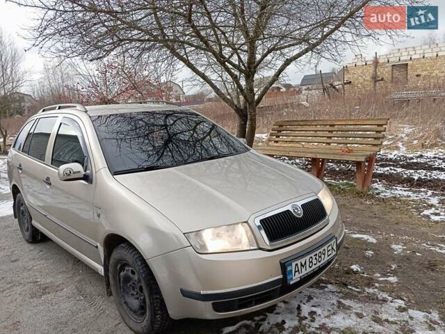 Желтый Шкода Фабия, объемом двигателя 1.39 л и пробегом 197 тыс. км за 3500 $, фото 1 на Automoto.ua