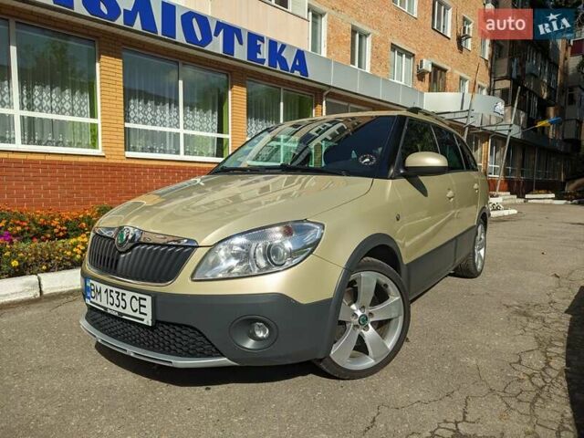 Желтый Шкода Фабия, объемом двигателя 1.6 л и пробегом 207 тыс. км за 7700 $, фото 1 на Automoto.ua