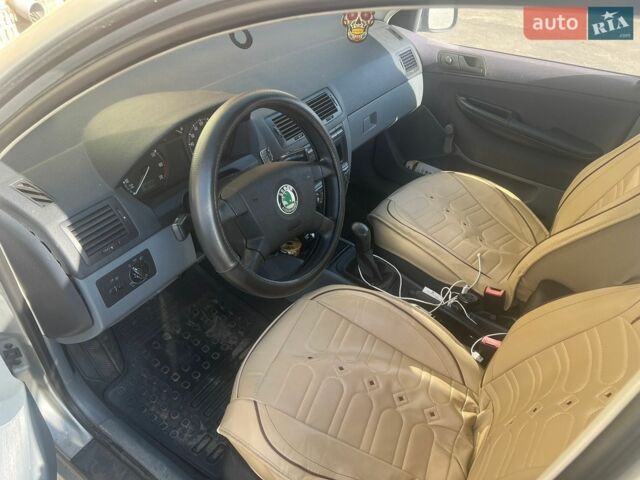 Сірий Шкода Фабія, об'ємом двигуна 1.39 л та пробігом 278 тис. км за 2500 $, фото 1 на Automoto.ua