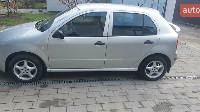 Серый Шкода Фабия, объемом двигателя 1.39 л и пробегом 158 тыс. км за 2350 $, фото 1 на Automoto.ua