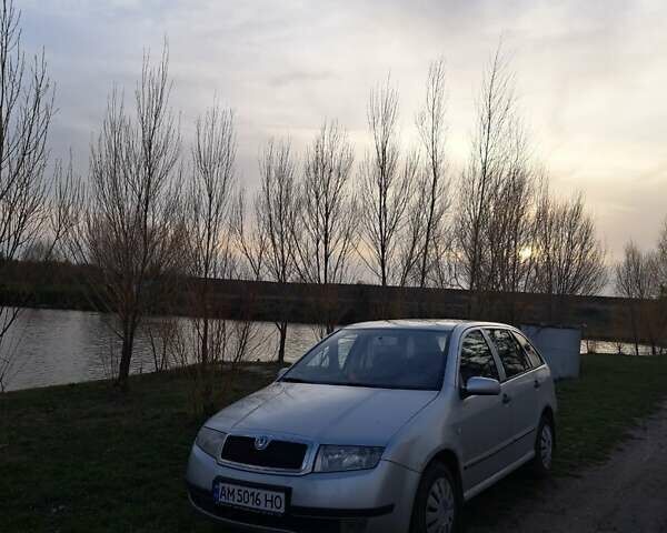 Сірий Шкода Фабія, об'ємом двигуна 1.4 л та пробігом 253 тис. км за 3100 $, фото 1 на Automoto.ua