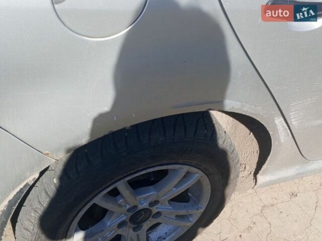 Серый Шкода Фабия, объемом двигателя 1.4 л и пробегом 292 тыс. км за 2700 $, фото 1 на Automoto.ua