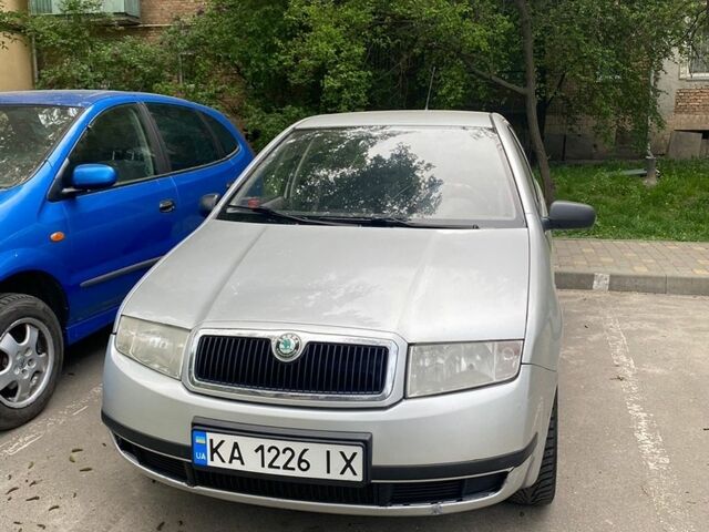Сірий Шкода Фабія, об'ємом двигуна 1.4 л та пробігом 250 тис. км за 2800 $, фото 1 на Automoto.ua