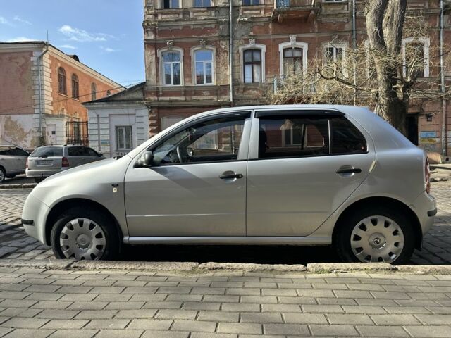 Сірий Шкода Фабія, об'ємом двигуна 1.4 л та пробігом 243 тис. км за 3200 $, фото 1 на Automoto.ua