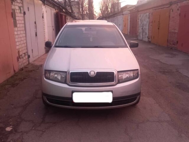 Шкода Фабия 2003 в Житомире на Automoto.ua Серый Шкода Фабия, объемом двигателя 1.2 л и пробегом 182 тыс. км за 3450 $, фото 1 на Automoto.ua