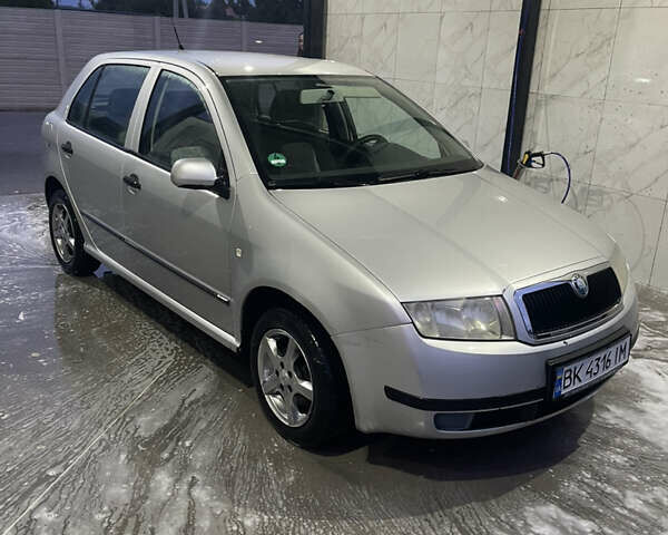 Серый Шкода Фабия, объемом двигателя 1.39 л и пробегом 226 тыс. км за 3300 $, фото 1 на Automoto.ua