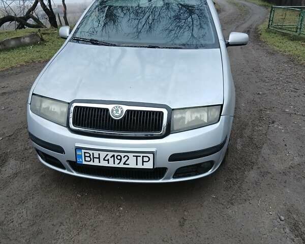 Серый Шкода Фабия, объемом двигателя 1.39 л и пробегом 111 тыс. км за 3200 $, фото 1 на Automoto.ua