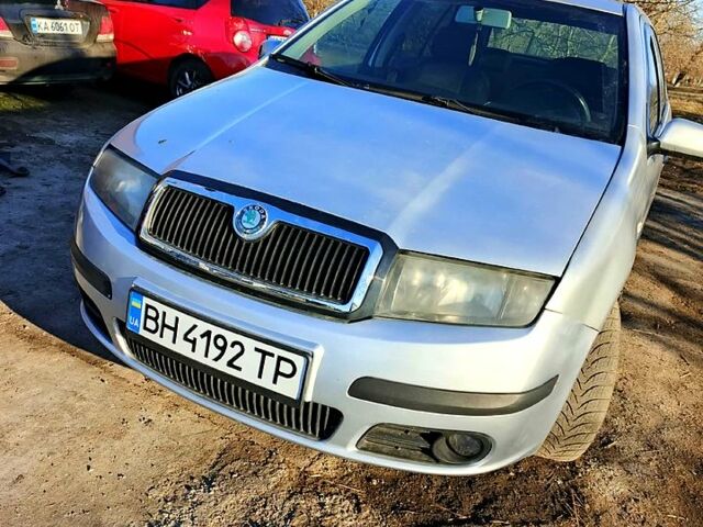 Сірий Шкода Фабія, об'ємом двигуна 1.4 л та пробігом 259 тис. км за 3000 $, фото 1 на Automoto.ua