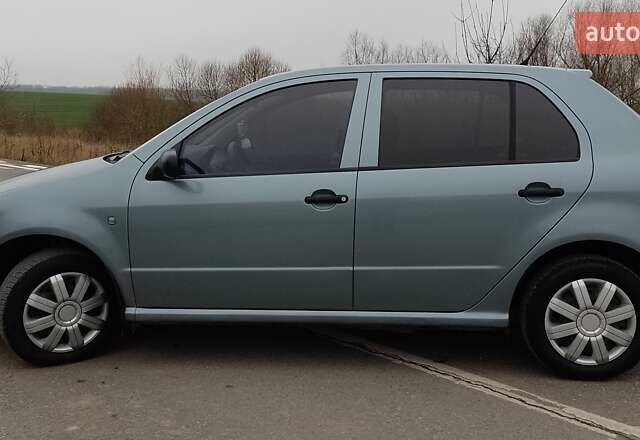 Сірий Шкода Фабія, об'ємом двигуна 1.2 л та пробігом 325 тис. км за 3450 $, фото 1 на Automoto.ua
